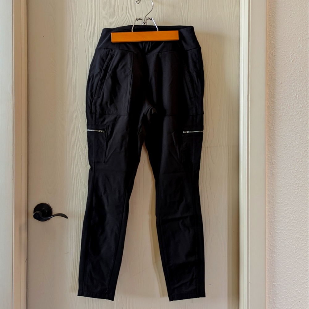 Athleta Headlands Hybrid Cargo Leggings